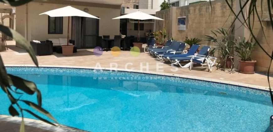 4 bedroom Bungalow with large private pool and massive outdoor areas (900 sqm)