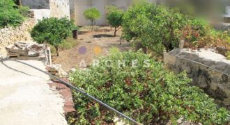 Townhouse with large garden